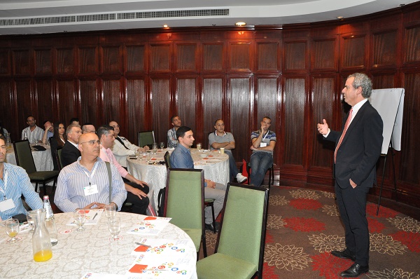 Israel Diamond Exchange President Yoram Dvash addressing the seminar