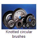 Wheel brushes Knotted circular brushes